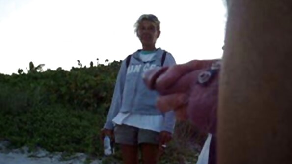 Рано сутрин завършвам порнобългарки с вибратор.