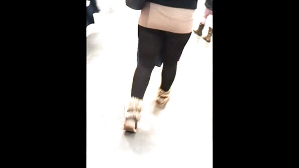 Сочна възрастна руска мамзела се българско порно видео гали за своя любим.