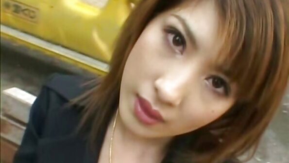 Молеше се да я porno na balgarski чука на масата.