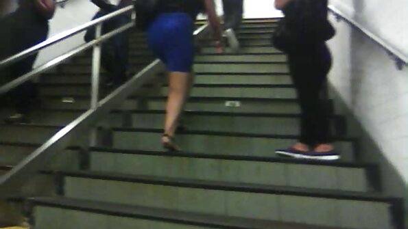 Разведените майки смучат с порно преведено на български любов.