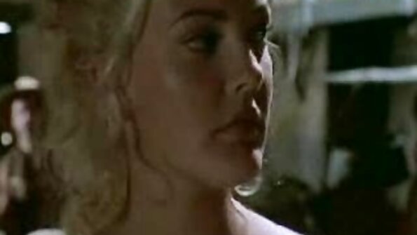 Анастасия по чорапи се българско безплатно порно чука и свършва.