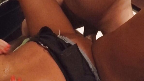 Любезна любовница се даде да бъде прецакана на почивка след изработване на билети. бг порно онлайн