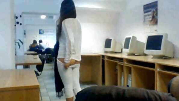 Бебе първо суче след най новото бг порно секс под душа, свършва в путка.