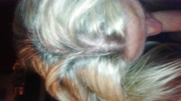 Доведена сестра българско тийн порно се възползва от член.