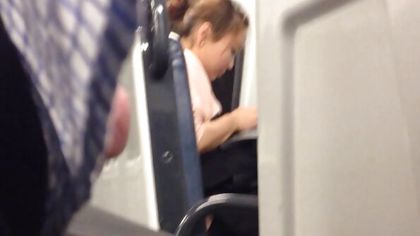 Шаболда показва новия си червен тоалет преди страстен бг секс филми секс.