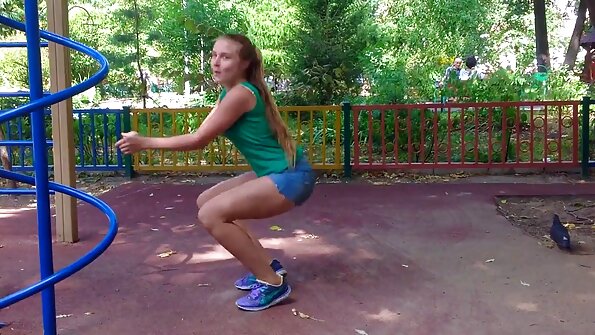 Дупето й се пълни със сперма. порно българско