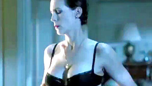 Невероятна гледка на пениса на съпруга ми, проникващ български секс видеоклипове в задника ми.