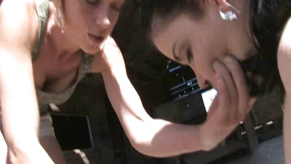 Майната ми скоро вече съм първия български порно филм на осемнадесет .