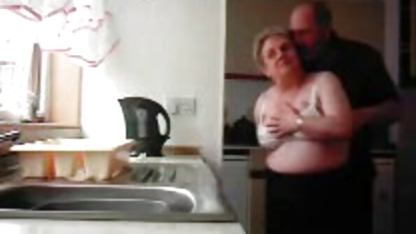 Руско ново българско порно момиче се чука силно от опитен приятел.