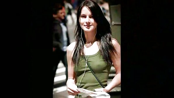 Мисионерка слага порно българско порно член през бикини и свършва на путка.