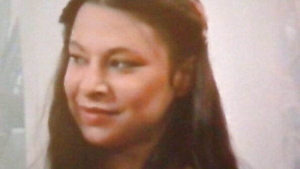 Гореща милф предлага български порно клипчета 69 пози.