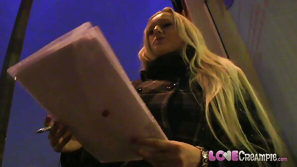 Най-голямата грижа за лицето! Свирка на открито в гората. порнобългарки