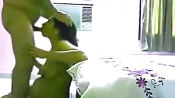 Поканен на гости по секси безплатни бг порно клипове бельо и чукан във всички дупки.