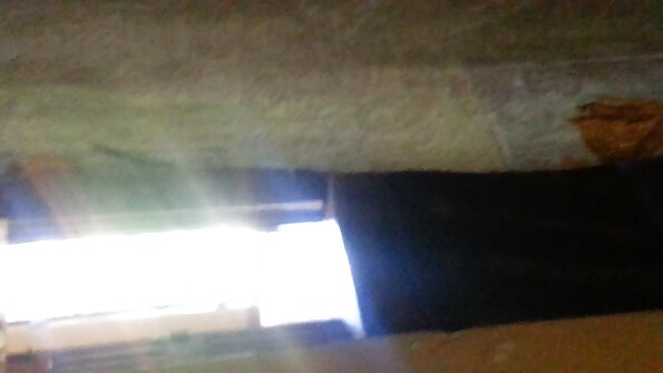 Свършвам в бикините на любовника ми и тя ги български секс на живо навлича преди вечеря.