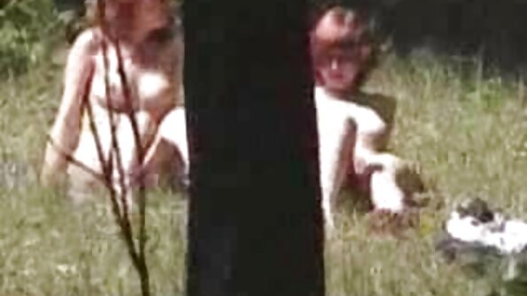 Пияна двойка, секс у дома. безплатен бг секс