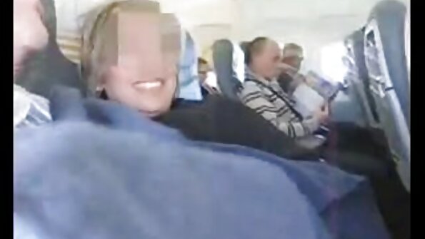 Свършване в яко българско порно младата ми секретарка.