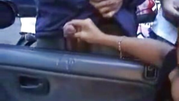 Спонтанен секс в пробна на магазин за дрехи. български порно сайт