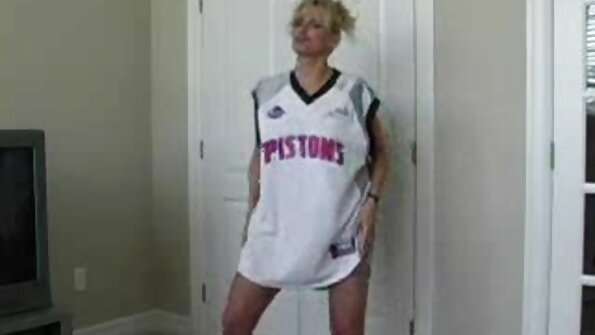 Сексът на руската млада двойка sex s balgarki завърши с оргазъм.