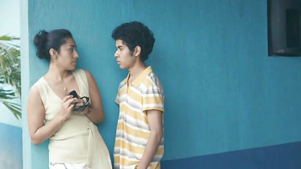 Как стенат жените, когато са порнобългарки сами в къщи.