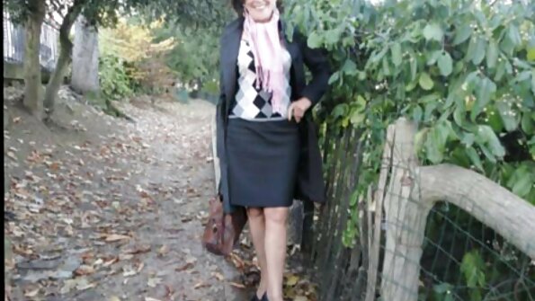 Бременната Настя го български секс клипове излъчиха по скайп.