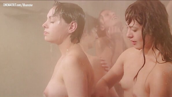 Взаимна яко българско порно мастурбация на две лесбийки.