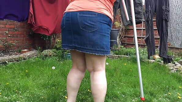 Благодарение на маслото български секс клипчета пенисът лети като роден .