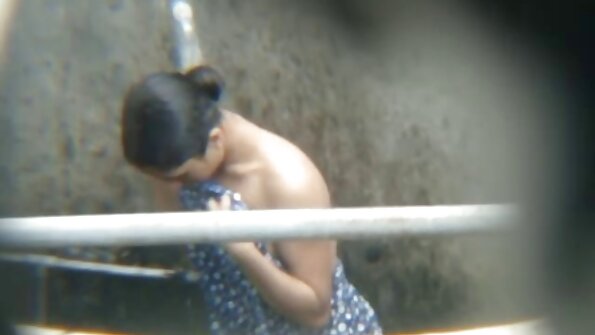 Милф Бианка българско порн Фереро чука изненадания си брокер.