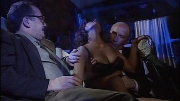 Стисна български порно се.