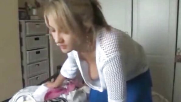 Руска българско безплатно порно разглезена девойка.