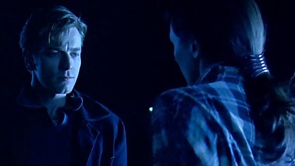 Млада уличница се секс порно български чука здраво и се изцапва по лицето си.