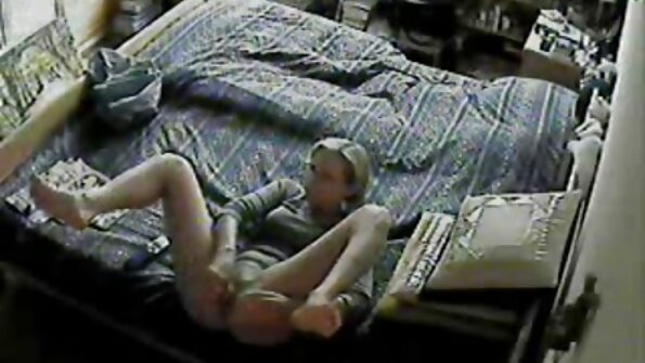 POV секси млад български порно модел иска да бъде по-близо до директора на агенцията за модели.