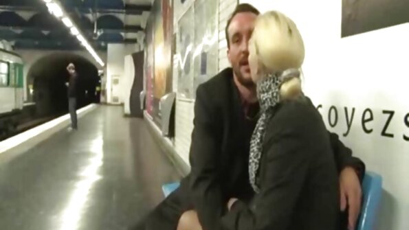 Приятелят домашно порно бг ми казва, че смученето на пишка е добро.