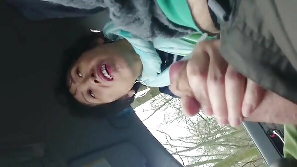 Сексапилната дама повика подчинената в кабинета си. български милф