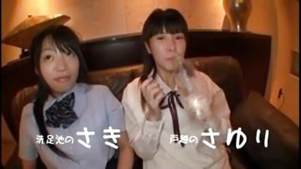 Майката е възрастна палавница. порно с български циганки