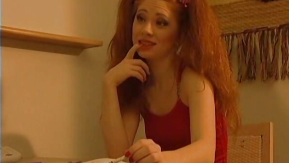 Най-добрата небрежна свирка безплатно българско порно от миниатюрната Маринка.