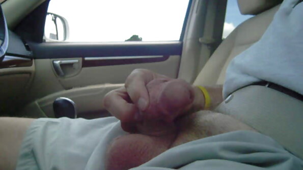 Палаво американско момиче си позволи да ново българско порно лижат гърдите си и да я бият яко.