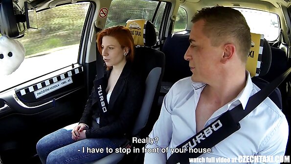 Доведената сестра ми смачка българско порно тестисите.