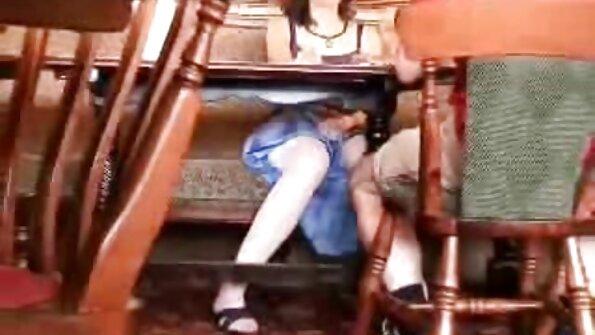 Секс с помощника на Дядо Коледа. български звезди порно