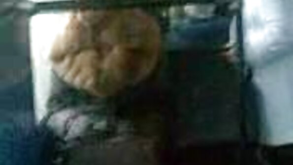 Готов съм българско аматьорско порно за теб, господарю.