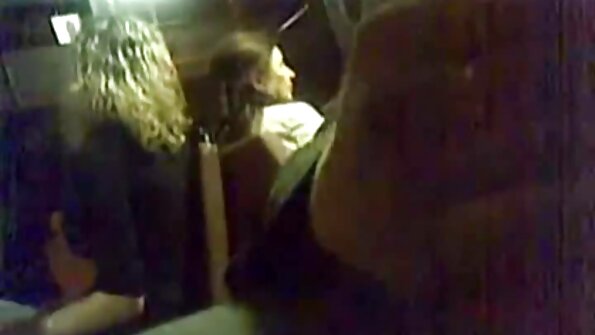 Съпругата е луда, чука ъгъла на масата. българско порно секс